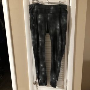 Athleta running leggings - gray tie dye - M